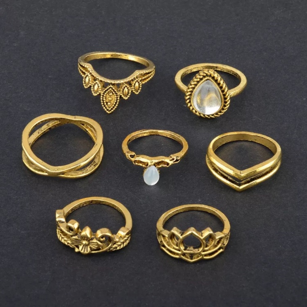 ❄️Just in! 7 Piece Boho Ring Set❄️ - Picture 4 of 8